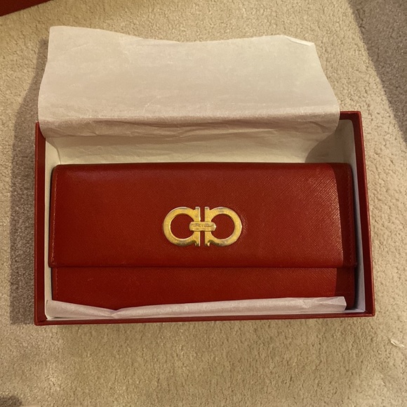 Salvatore ferragamo long wallet